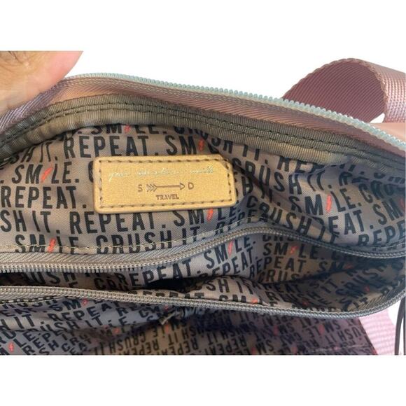 STELLA & DOT Crush It Duffle bag - Picture 6 of 12